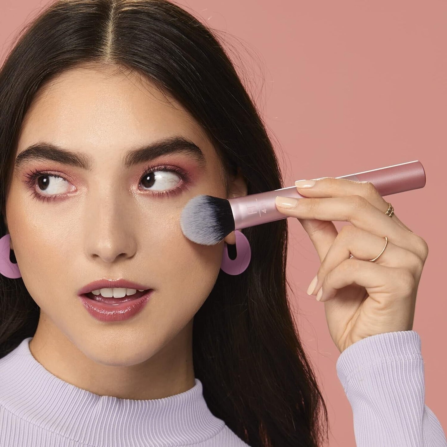 Real Techniques Tapered Cheek Makeup Brush: Precision for Blush & Highlighter